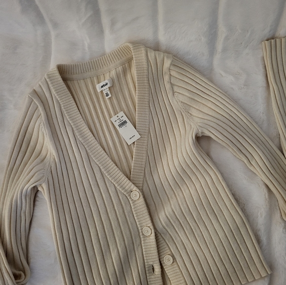 Aerie sweater - Picture 1 of 4